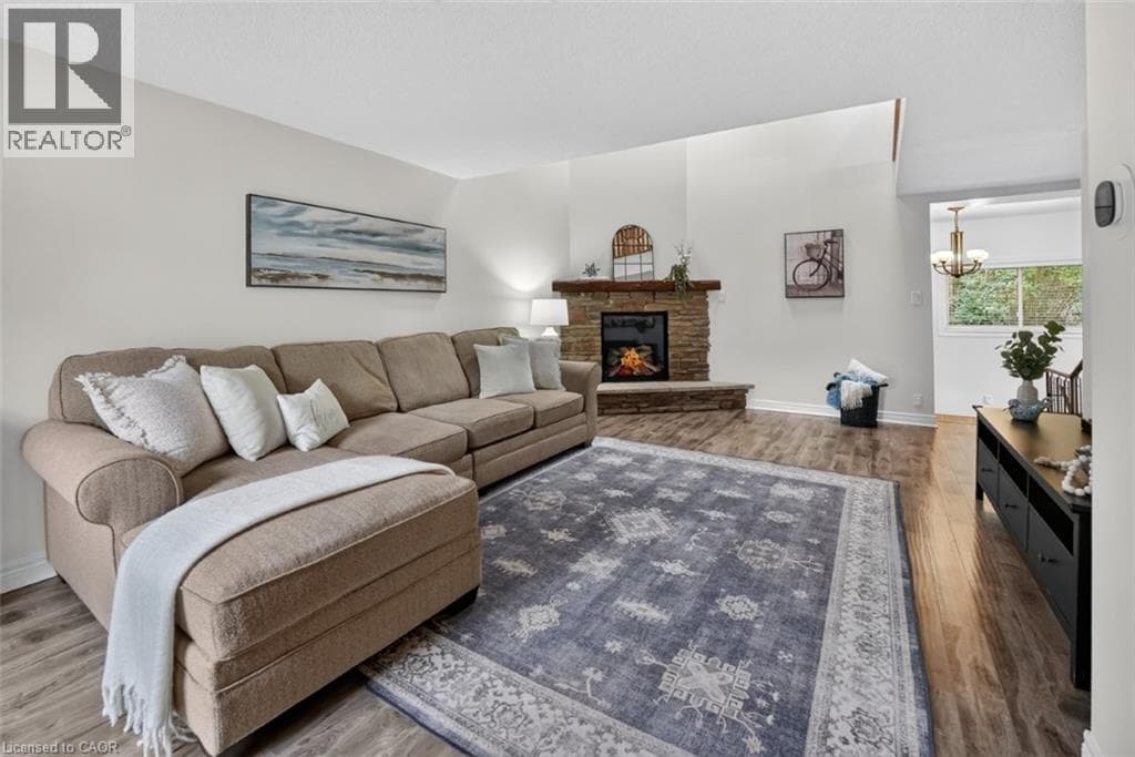 Single Family at 173 MAIN Street, Grimsby, Ontario - Photo 3 - RE/MAX Garden City Realty