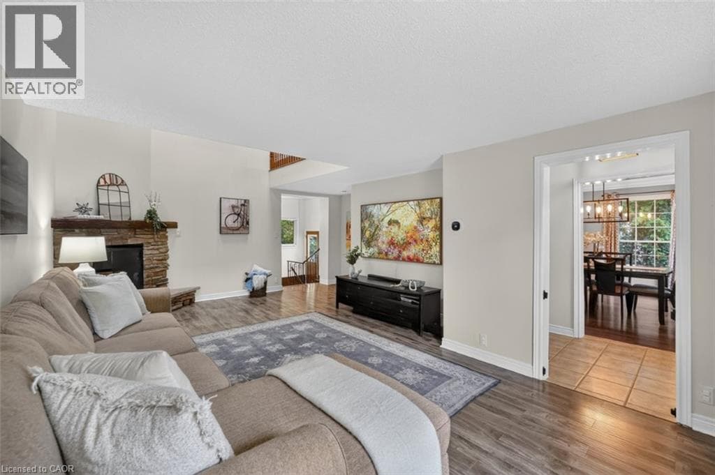 Single Family at 173 MAIN Street, Grimsby, Ontario - Photo 6 - RE/MAX Garden City Realty