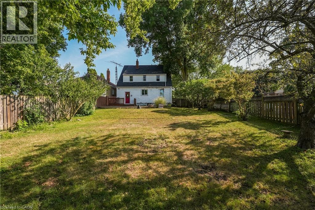 Single Family at 9 ARLINGTON Avenue, St. Catharines, Ontario - Photo 2 - RE/MAX Garden City Realty