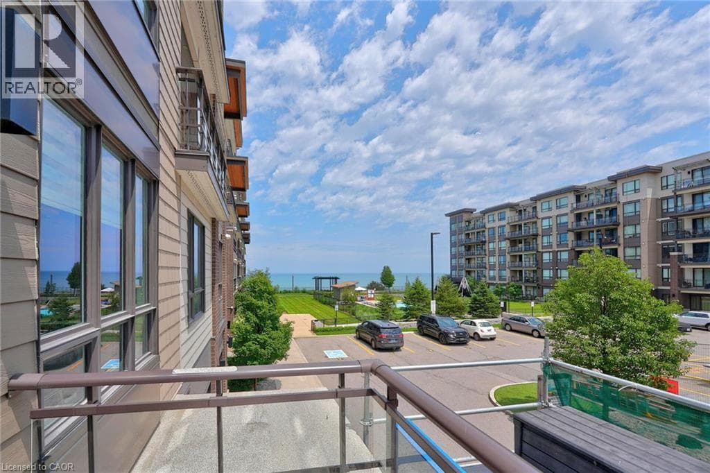 206- 40 ESPLANADE Lane