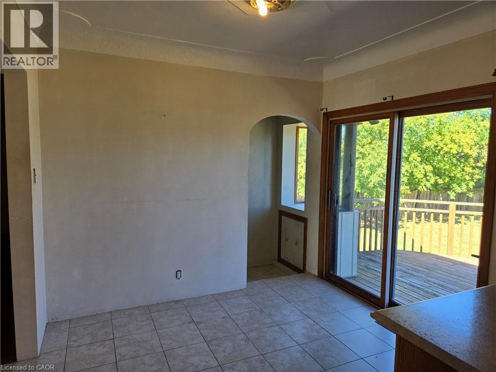 Single Family at 538 MAIN Street, Grimsby, Ontario - Photo 8 - RE/MAX Garden City Realty