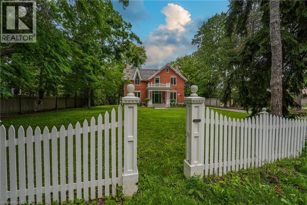 Single Family at 262 MAIN Street, Grimsby, Ontario - Photo 4 - RE/MAX Garden City Realty