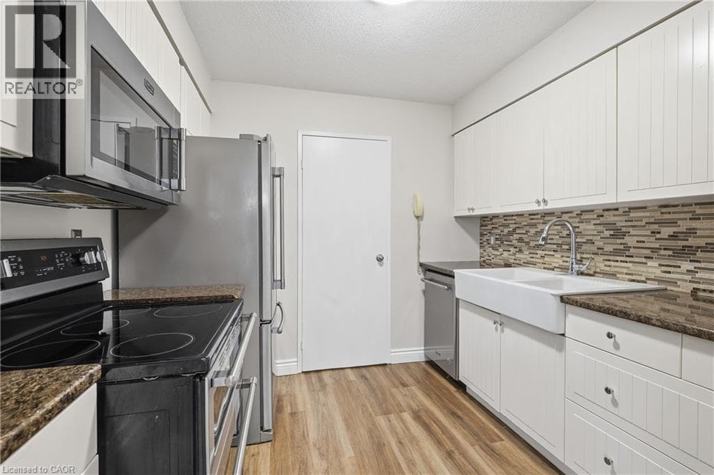 Single Family at B3- 7 GALE Crescent, St. Catharines, Ontario - Photo 3 - RE/MAX Garden City Realty