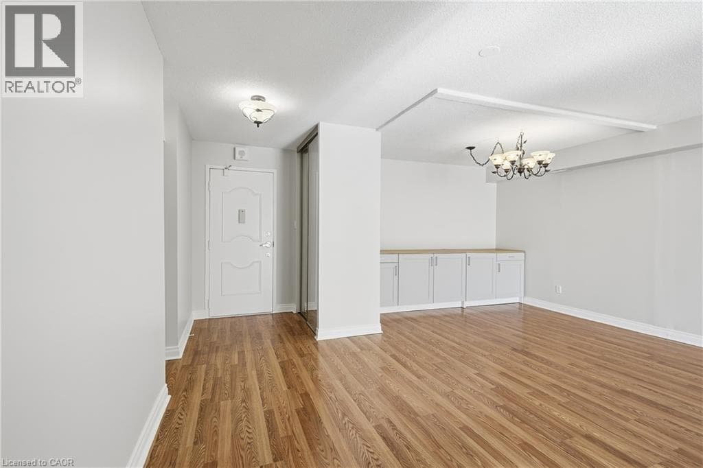 Single Family at B3- 7 GALE Crescent, St. Catharines, Ontario - Photo 6 - RE/MAX Garden City Realty