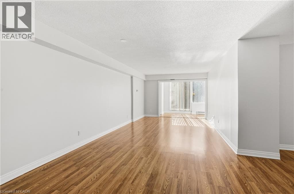 Single Family at B3- 7 GALE Crescent, St. Catharines, Ontario - Photo 7 - RE/MAX Garden City Realty