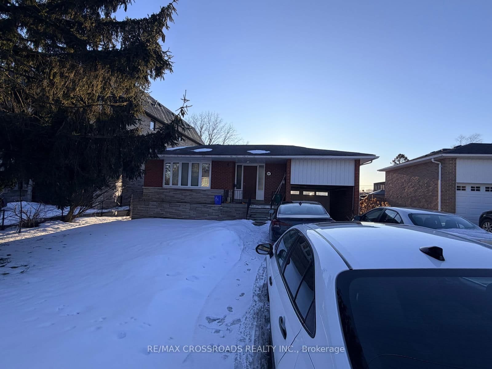Detached at 804 Fairview Avenue, Pickering, ON - Photo 1 - RE/MAX Garden City Realty