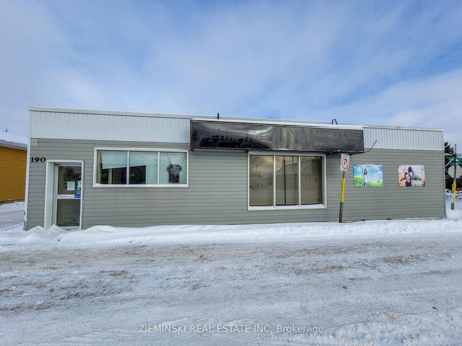Store W Apt/Office at 190 Main Street, Iroquois Falls, ON - Photo 1 - RE/MAX Garden City Realty