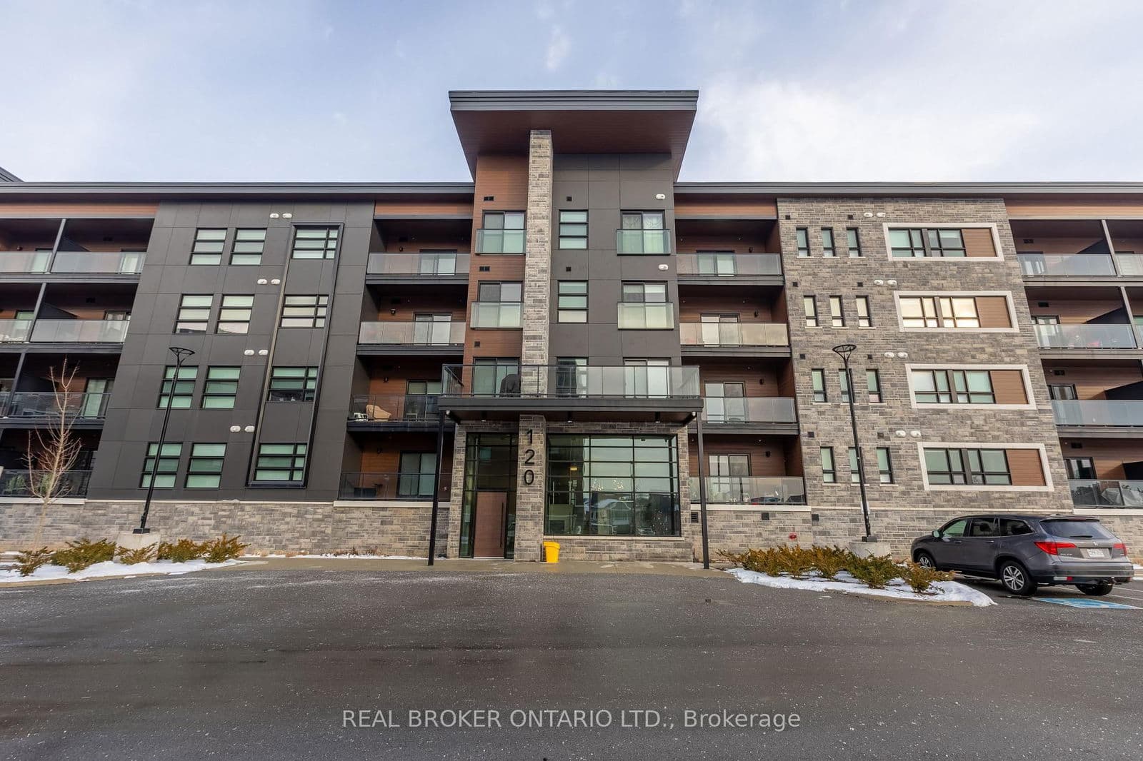 Condo Apartment at 300- 120 Summersides Boulevard, Pelham, ON - Photo 1 - RE/MAX Garden City Realty