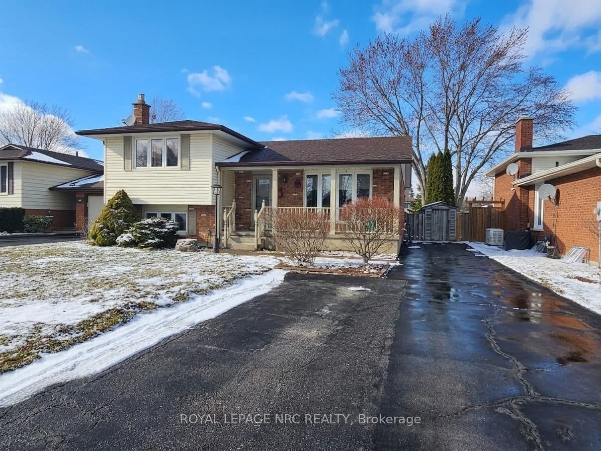 Detached at 78 Page Drive, Welland, ON - Photo 1 - RE/MAX Garden City Realty