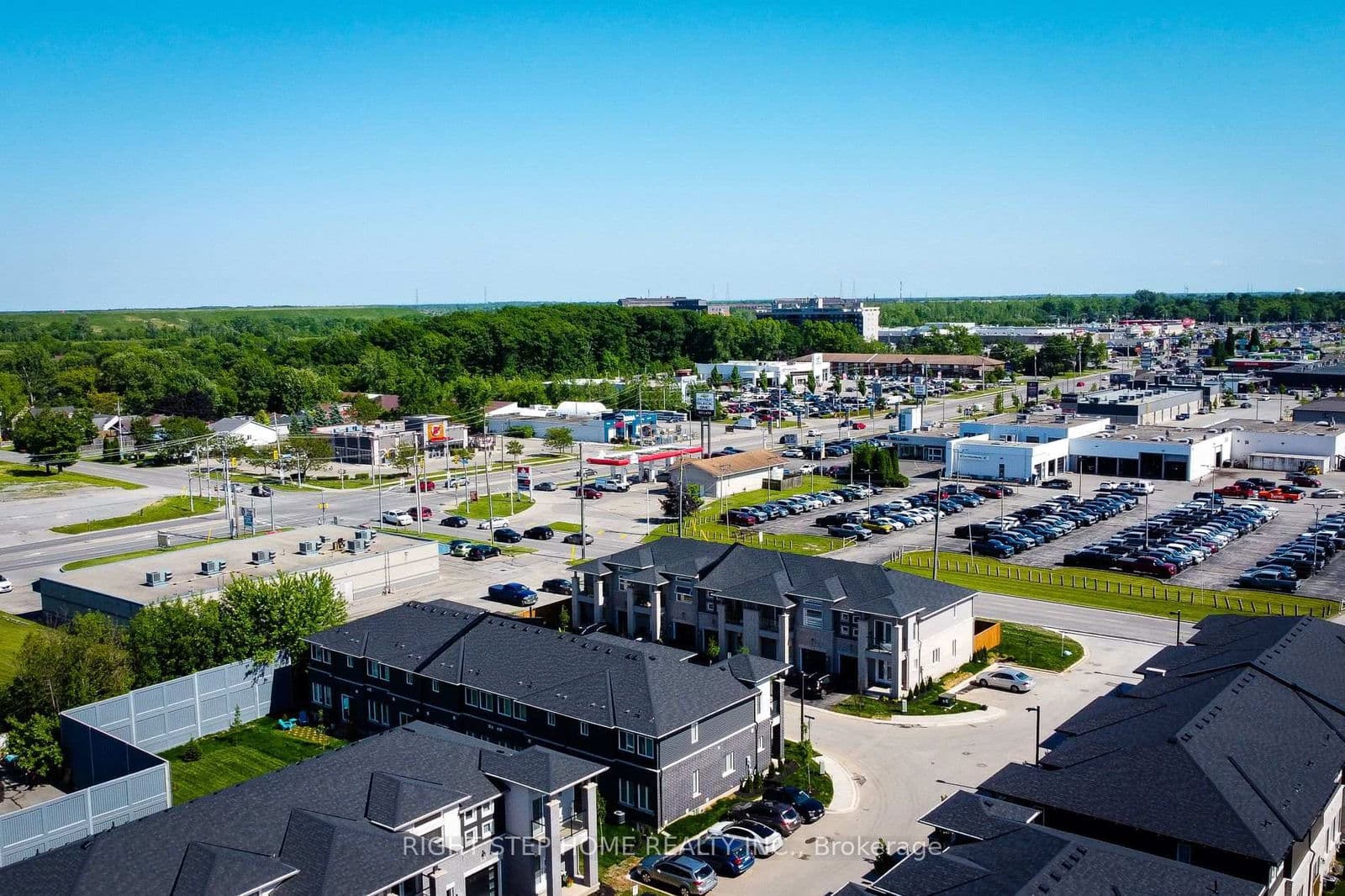 Condo Townhouse at 9 Mann Trail, Welland, ON - Photo 1 - RE/MAX Garden City Realty