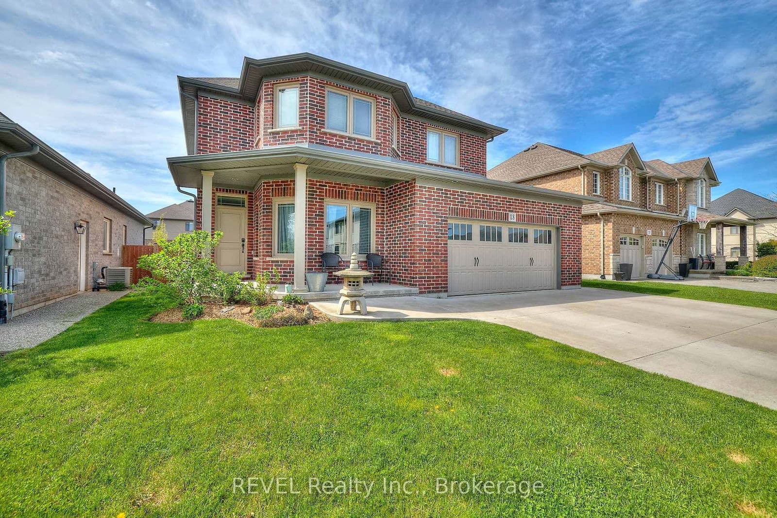 Detached at 18 BREWERTON Boulevard, Pelham, ON - Photo 1 - RE/MAX Garden City Realty