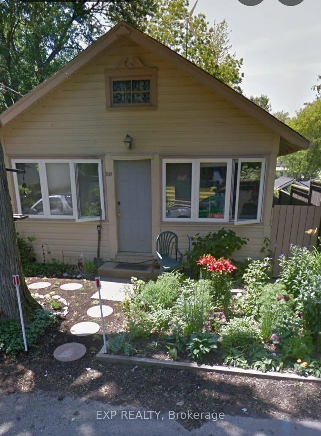 Detached at 240 LINCOLN Road, Fort Erie, ON - Photo 1 - RE/MAX Garden City Realty