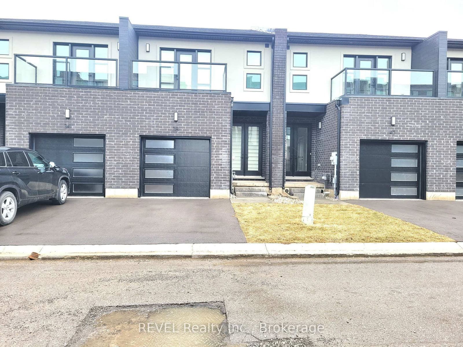 Att/Row/Townhouse at 38 Keystone Trail, Welland, ON - Photo 1 - RE/MAX Garden City Realty