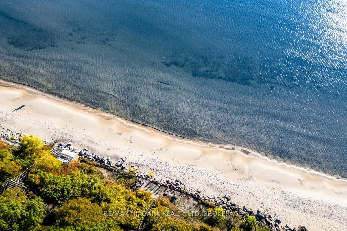 Detached at 735 Lakeshore Road, Port Colborne, ON - Photo 1 - RE/MAX Garden City Realty