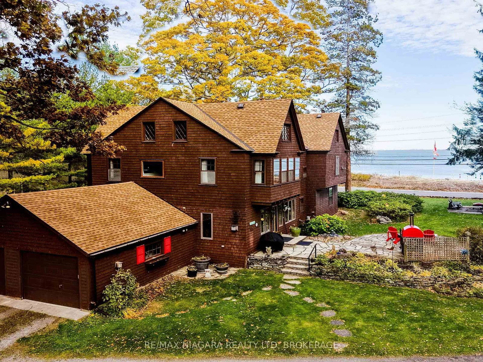 Detached at 725 Point Abino Road, Fort Erie, ON - Photo 1 - RE/MAX Garden City Realty