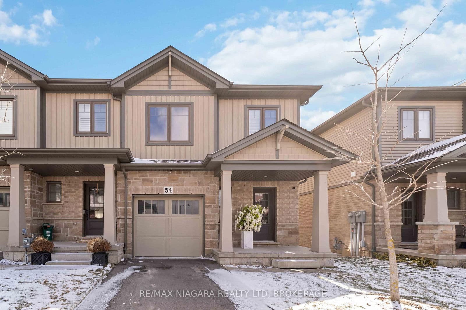 Condo Townhouse at 54 Severino Circle, West Lincoln, ON - Photo 1 - RE/MAX Garden City Realty