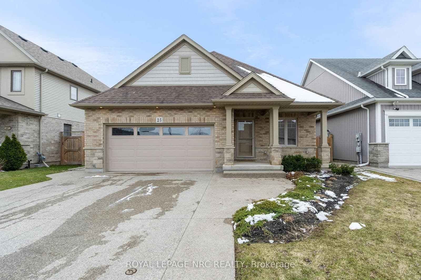 Detached at 25 Mcfarland Street, Thorold, ON - Photo 1 - RE/MAX Garden City Realty