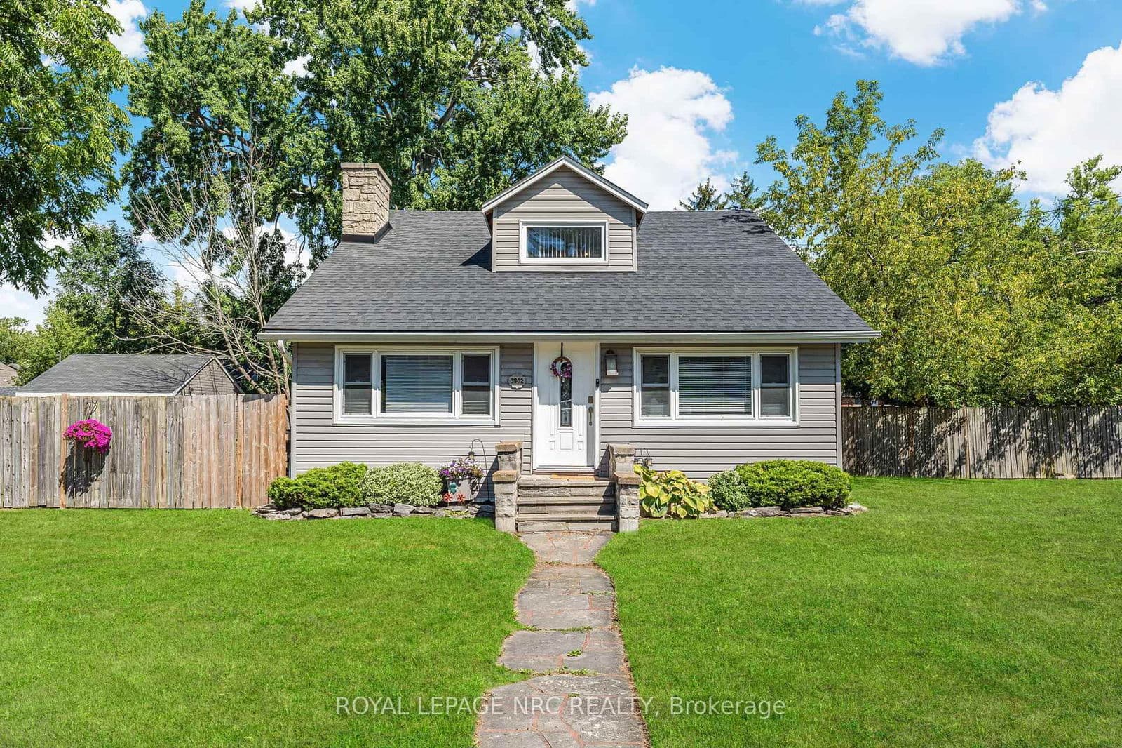 Detached at 3902 Rebstock Road, Fort Erie, ON - Photo 1 - RE/MAX Garden City Realty