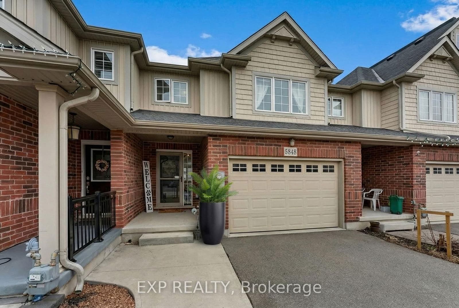 Att/Row/Townhouse at 5848 Osprey Avenue, Niagara Falls, ON - Photo 1 - RE/MAX Garden City Realty