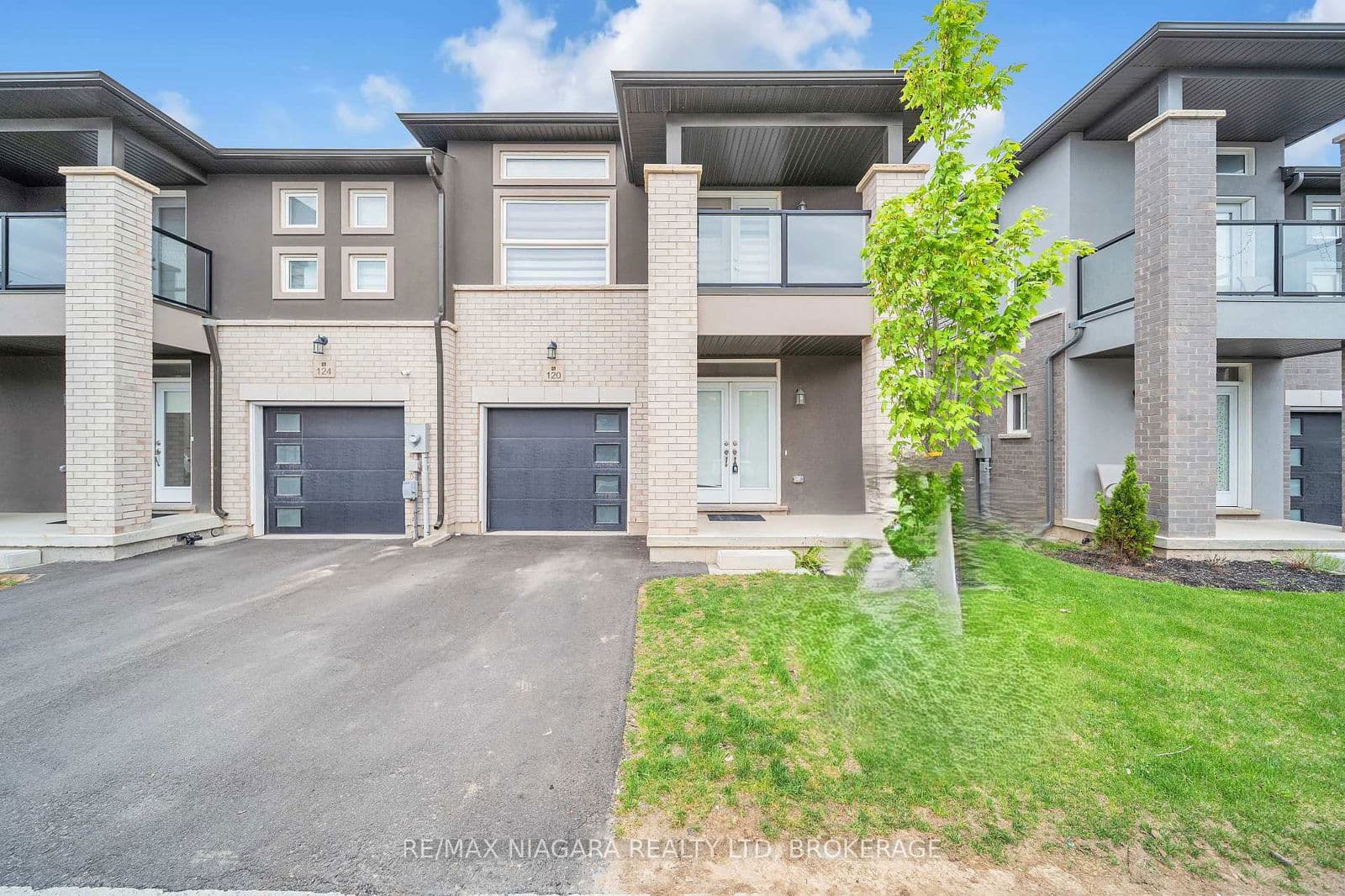 Condo Townhouse at 120 Renfrew Trail, Welland, ON - Photo 1 - RE/MAX Garden City Realty