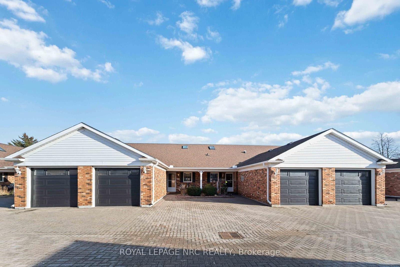 Condo Townhouse at 8- 4115 Apple Blossom Lane, Lincoln, ON - Photo 1 - RE/MAX Garden City Realty