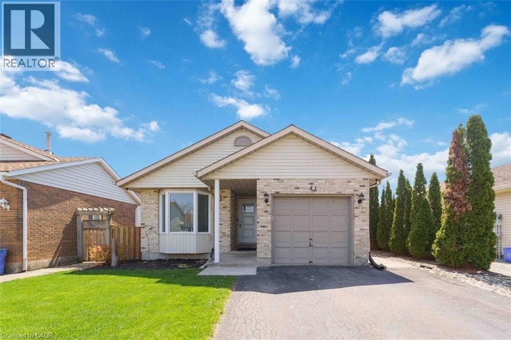 41 EASTWOOD Drive