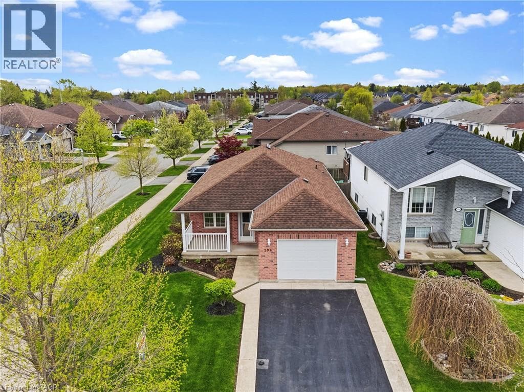 Single Family at 296 AUTUMN Crescent, Welland, Ontario - Photo 1 - RE/MAX Garden City Realty