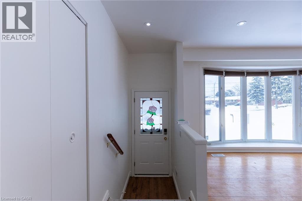 Single Family at Main- 1 ELDRID Court, Grimsby, Ontario - Photo 1 - RE/MAX Garden City Realty