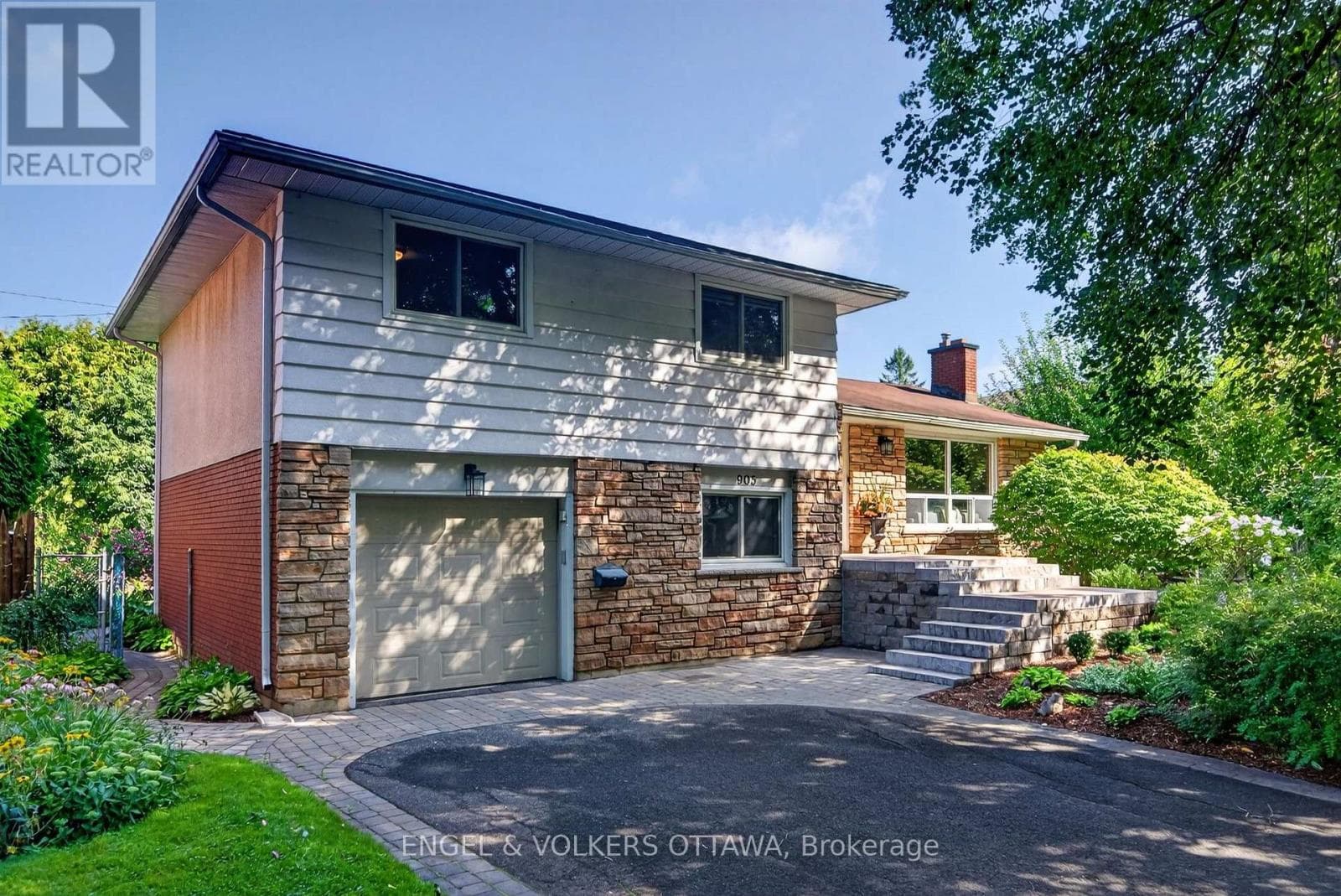 Single Family at 905 Garwood Avenue, Ottawa, Ontario - Photo 1 - RE/MAX Garden City Realty