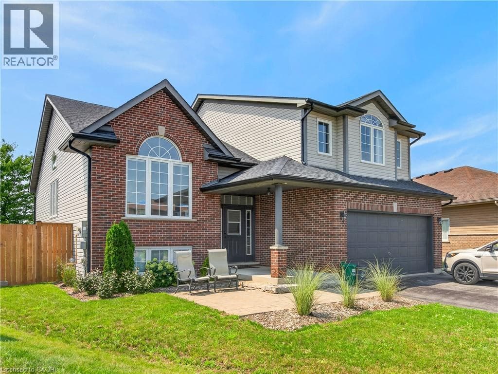 Single Family at 86 GOLDEN ACRES Drive, West Lincoln, Ontario - Photo 1 - RE/MAX Garden City Realty