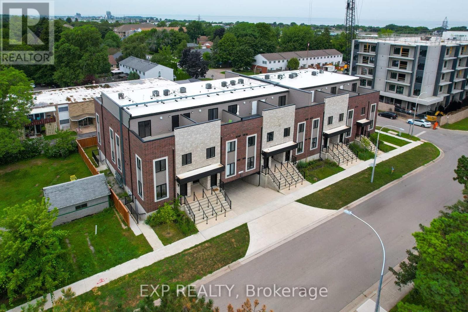 10- 2 Slessor Boulevard