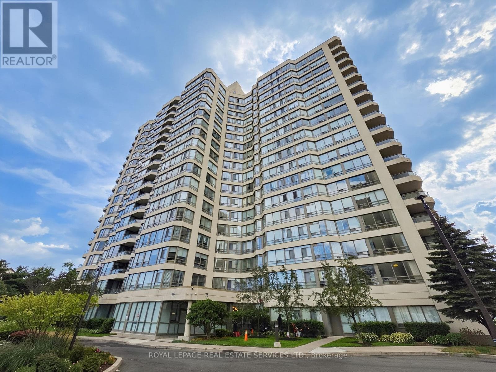 1212- 75 King Street