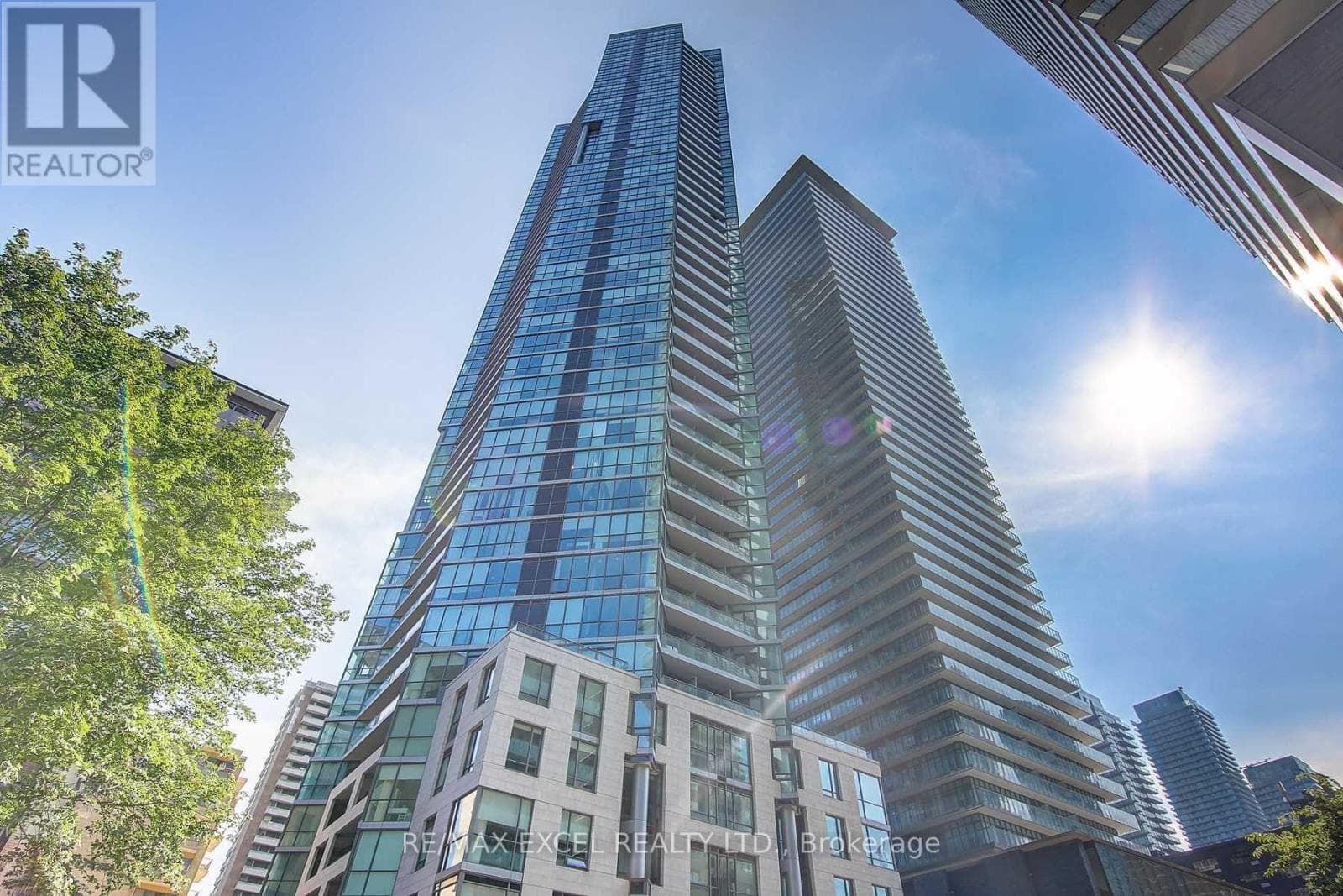4606- 45 Charles Street