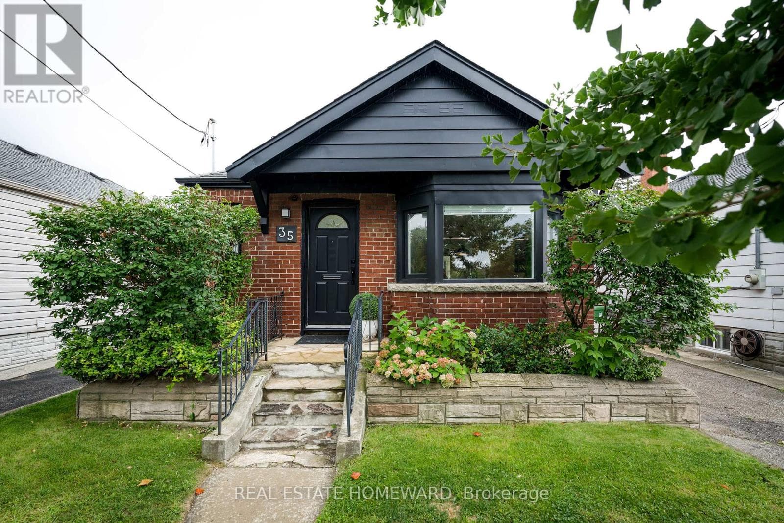 35 Memorial Park Avenue