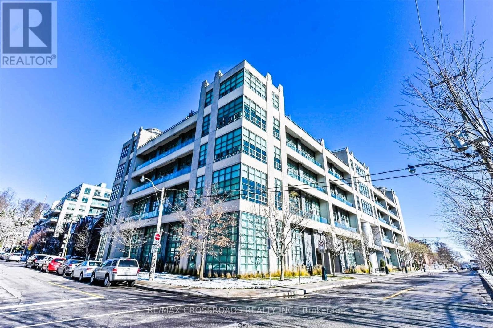 225- 380 Macpherson Avenue