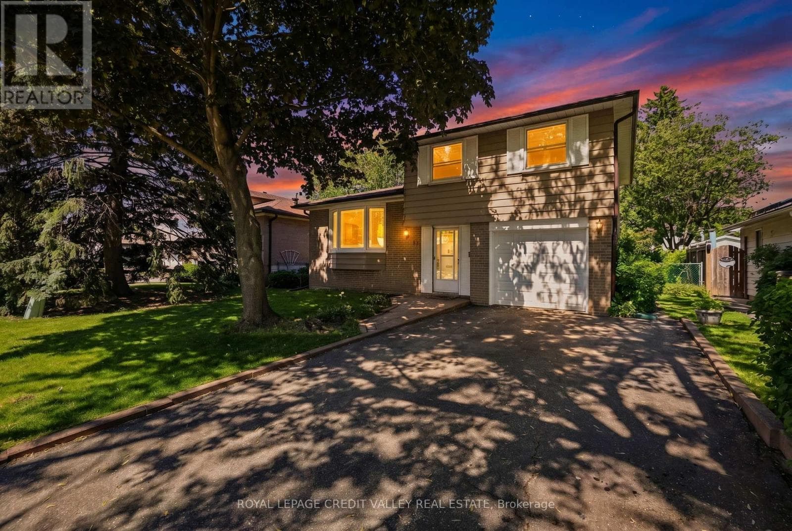 32 Farmington Drive