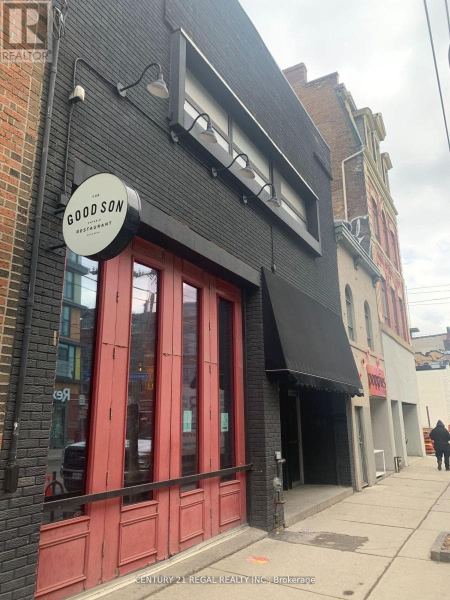 1096 Queen Street