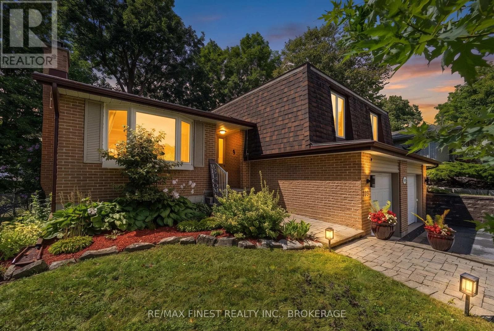907 Pembridge Crescent