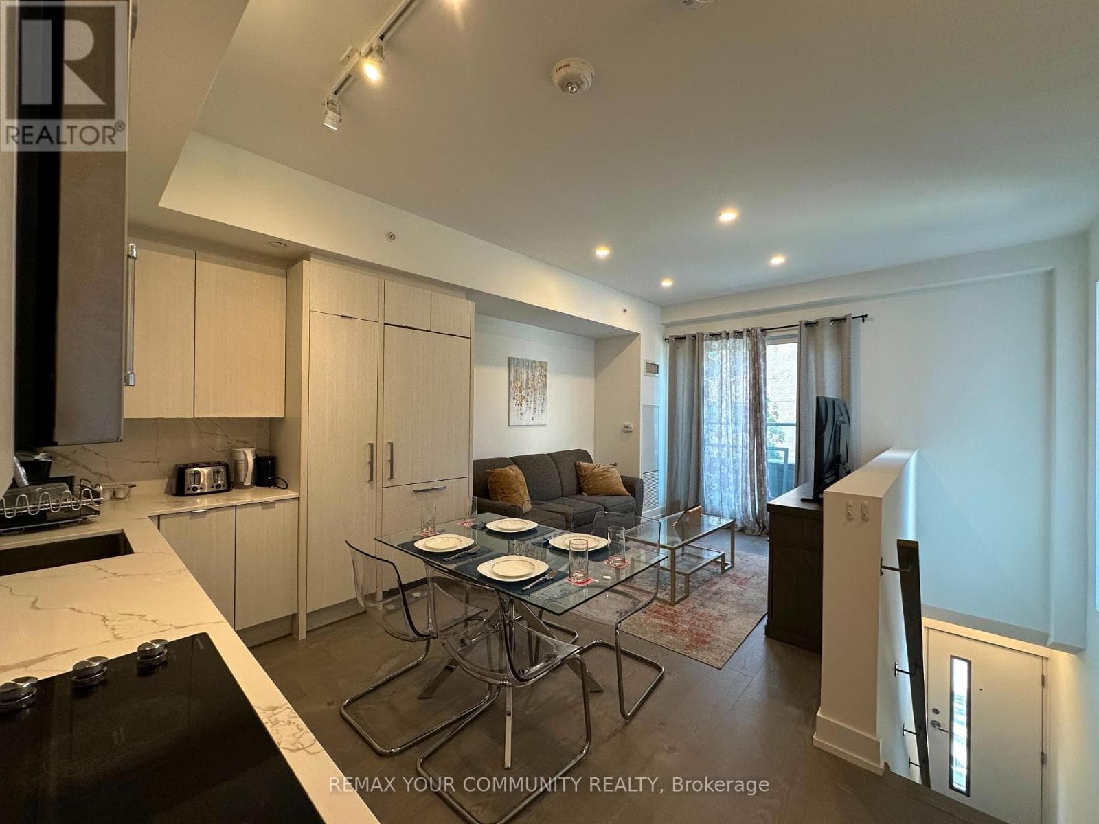 TH 1- 175 Pears Avenue