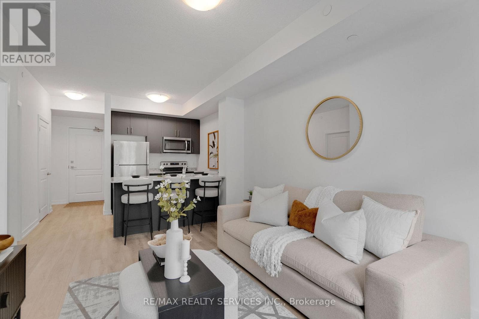 136- 5055 Greenlane Road