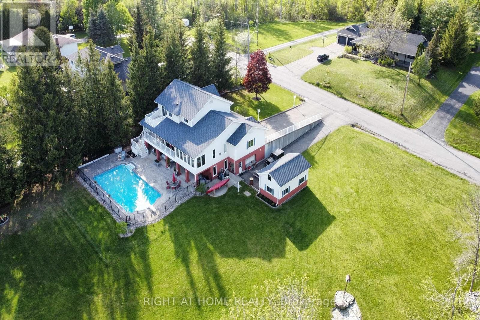 599 Maniece Avenue