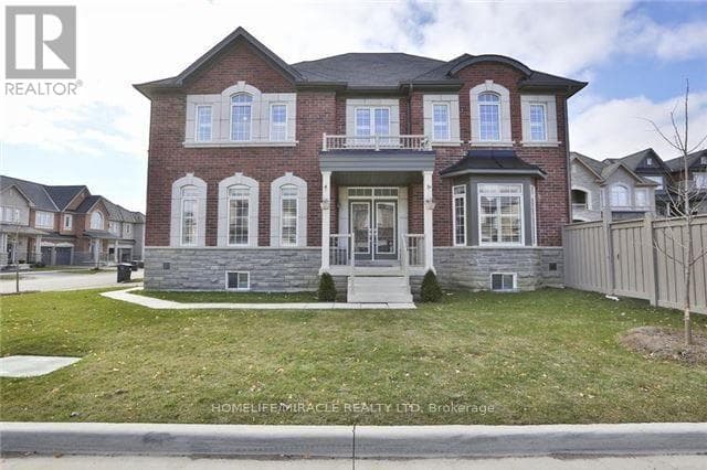 8 Arrowstone Court