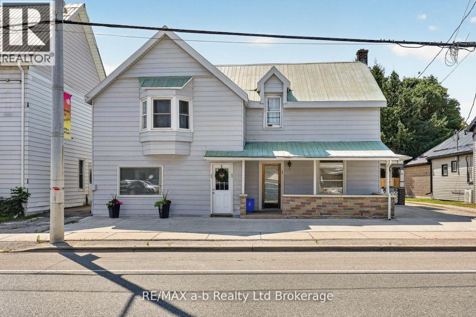 133 Dundas Street