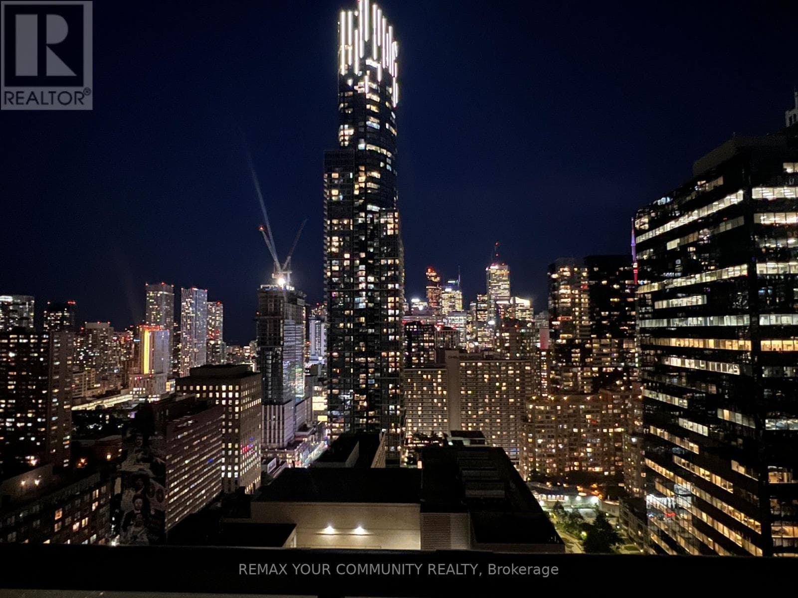 2711- 15 Grenville Street