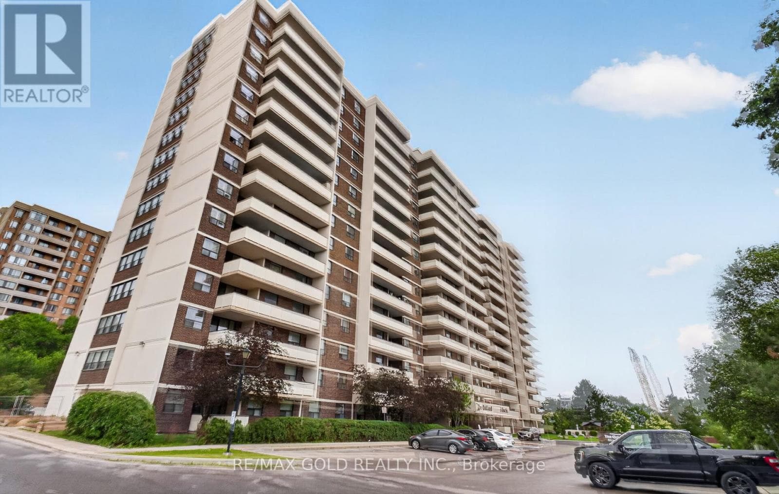 1109- 3 Lisa Street