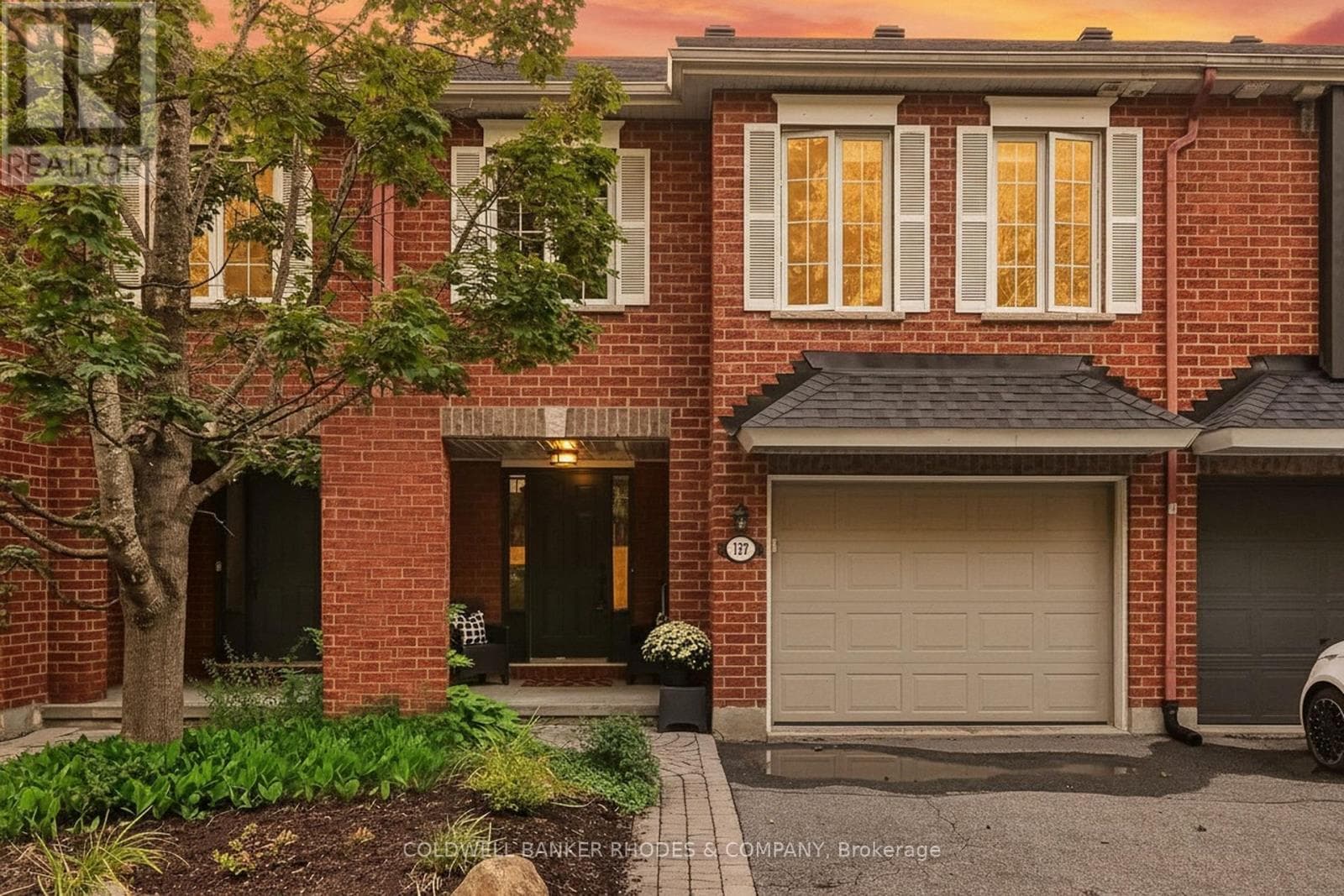 157 Gladeview Private
