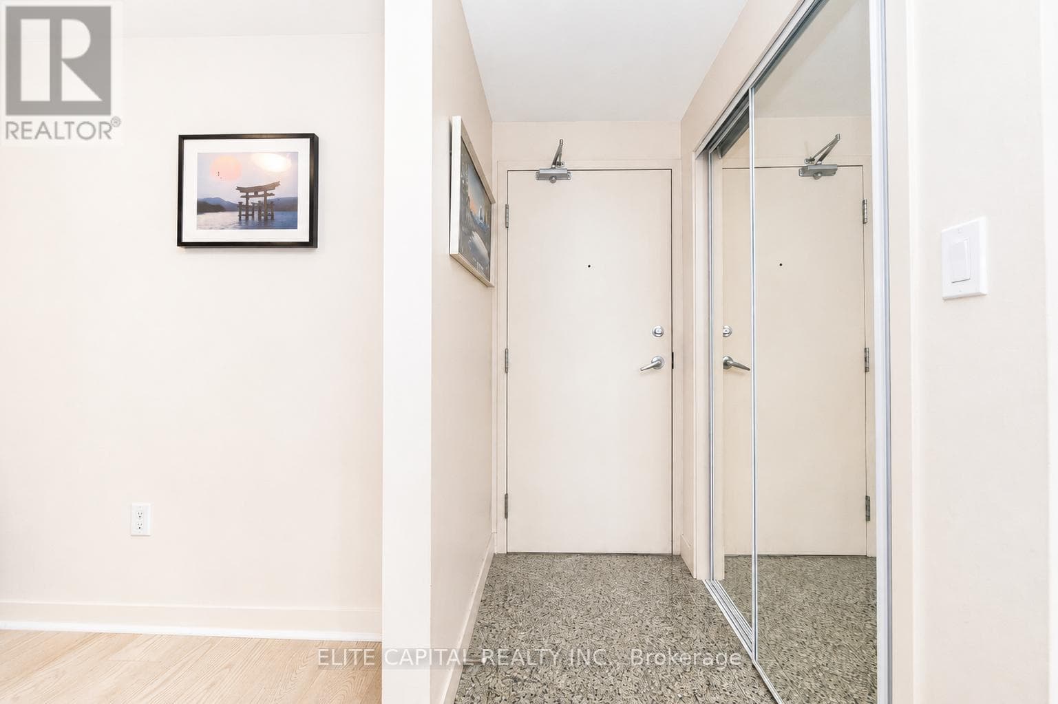 1008- 10 Navy Wharf Court