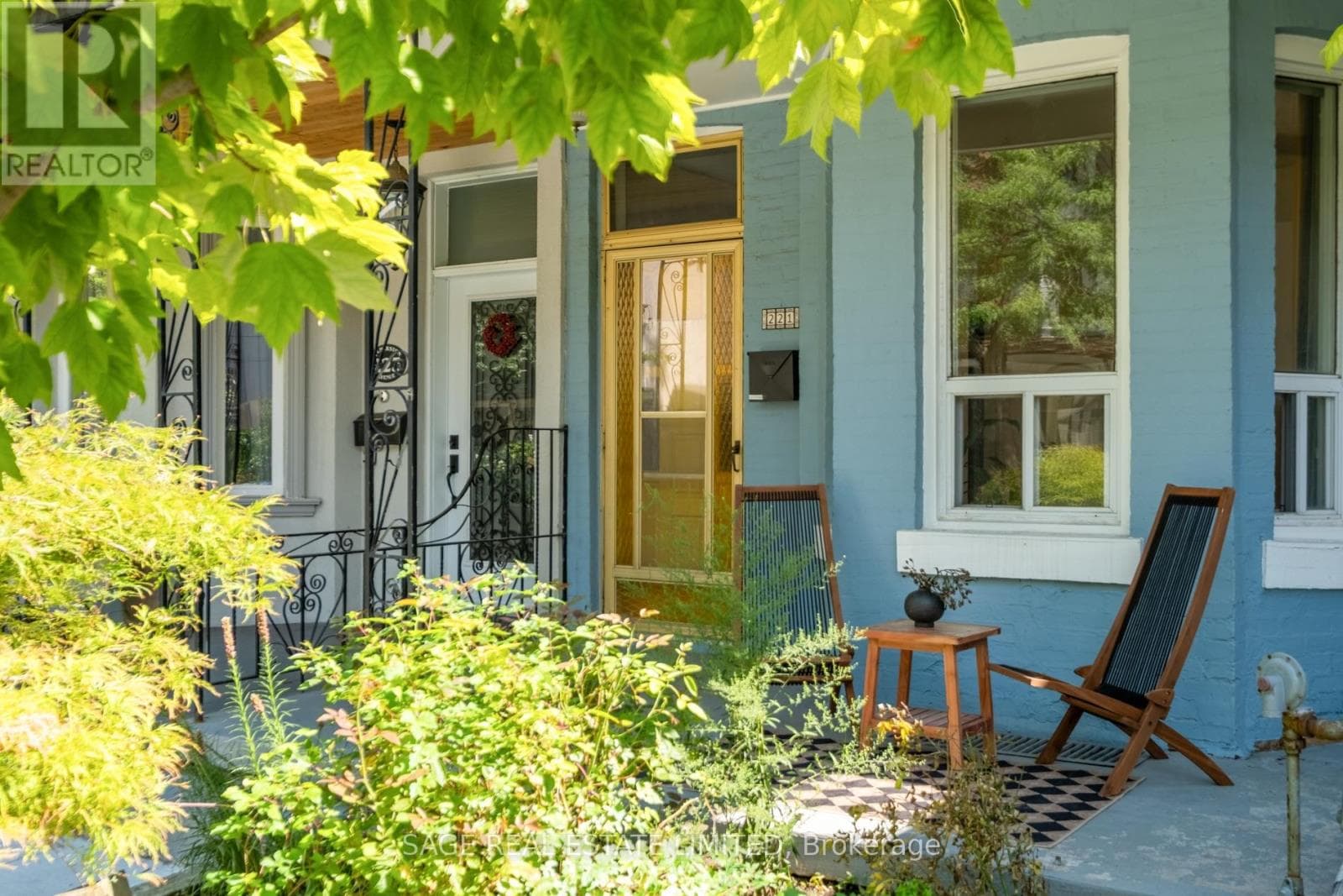 221 Palmerston Avenue