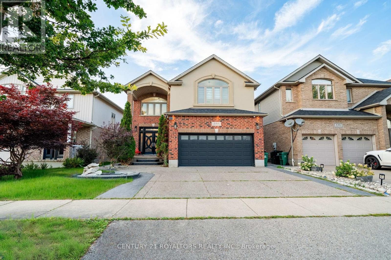 444 Thomas Slee Drive