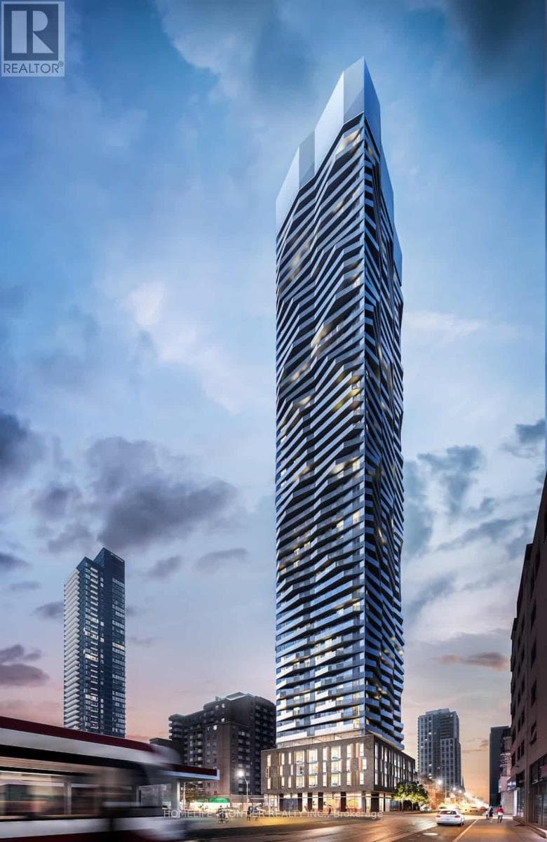 2512- 100 Dalhousie Street